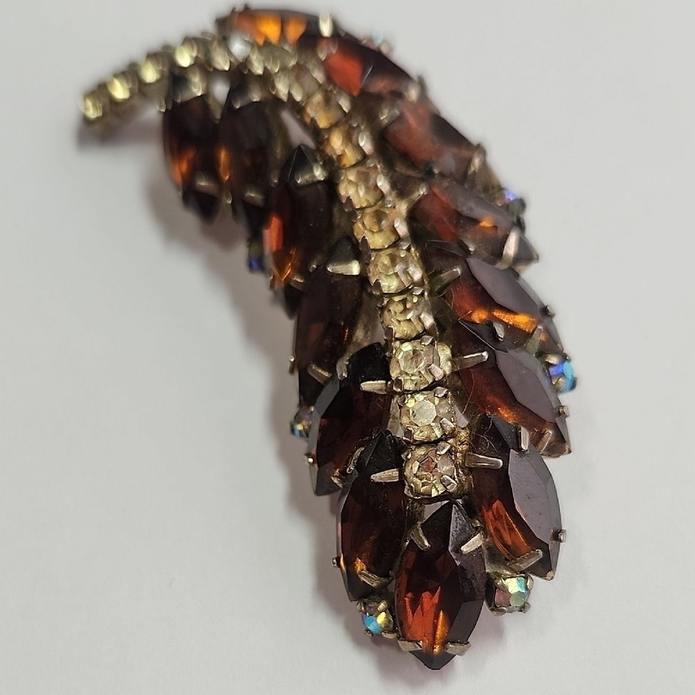 Mid Century Root Beer AB Crystal Rhinestone Brooch - Picture 6 of 8